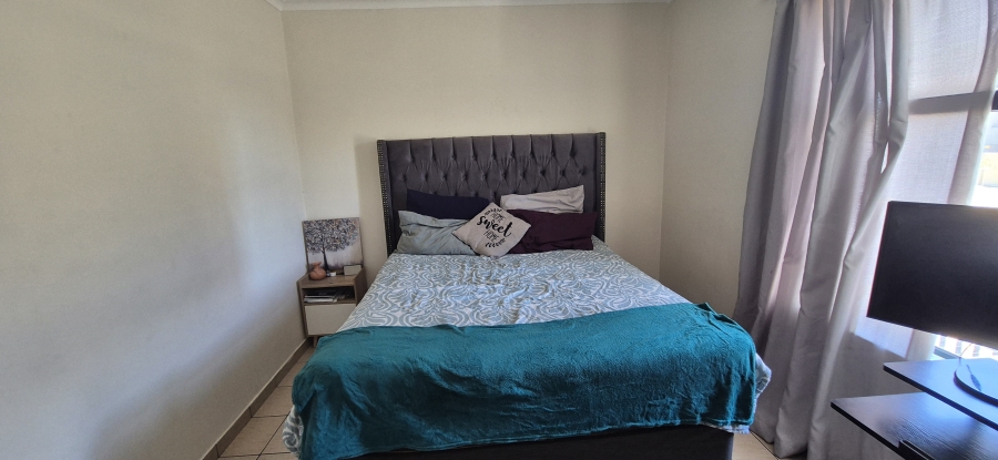 2 Bedroom Property for Sale in Parklands East Western Cape